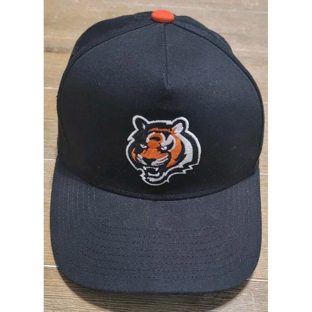 NFL Cincinnati Bengals Embroidered Black Snapback Youth Hat Team Apparel Cap